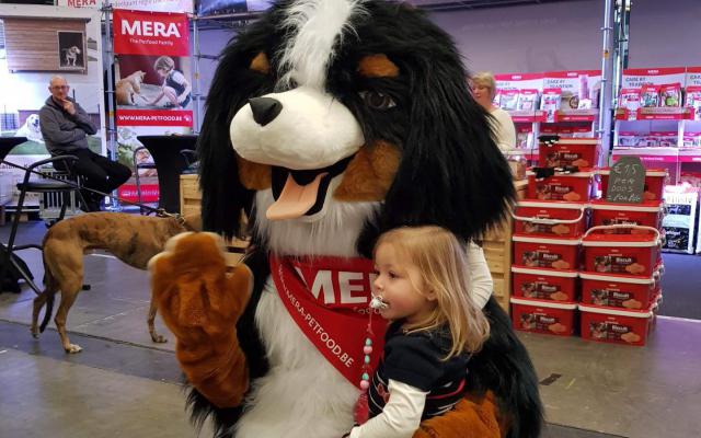 Eurodogshow 2019 Courtrai avec le mascotte et client MERA gagnes Best of Show